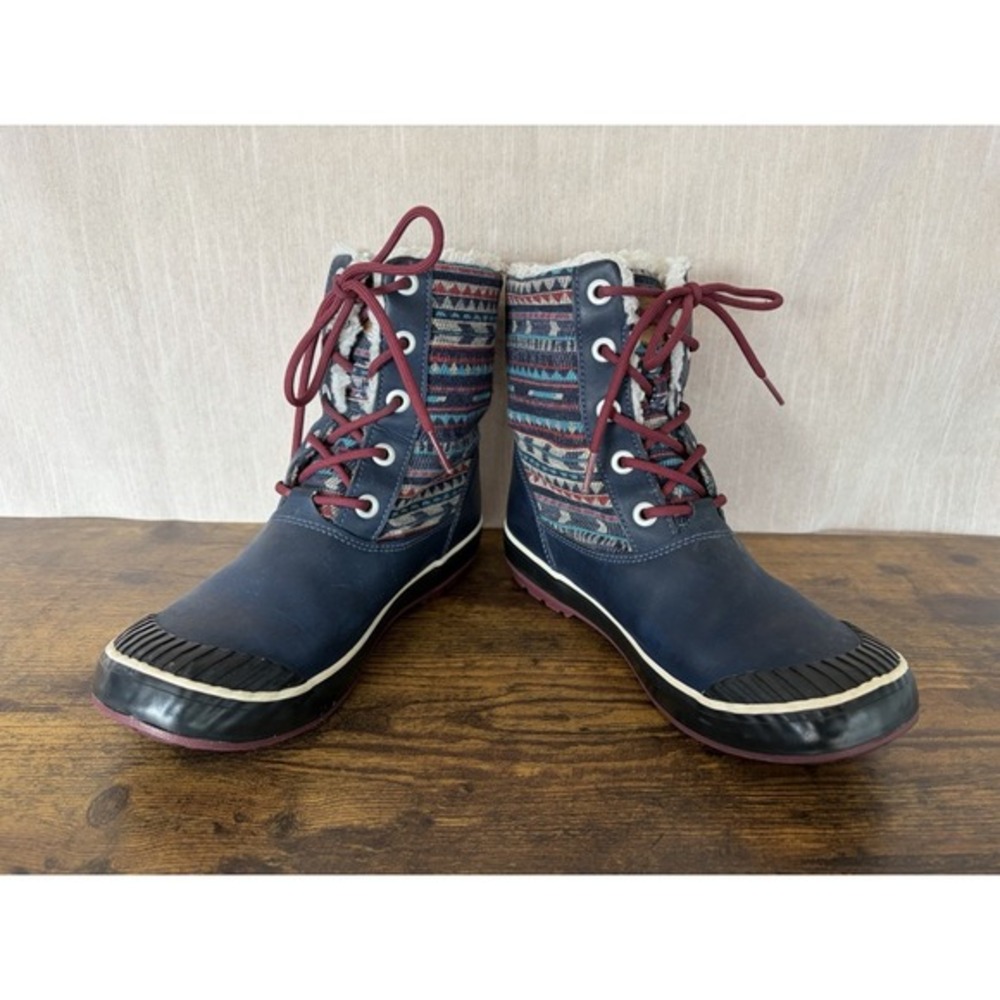 KEEN Waterproof Insulated Hiking Boots‎ Women's SZ 8